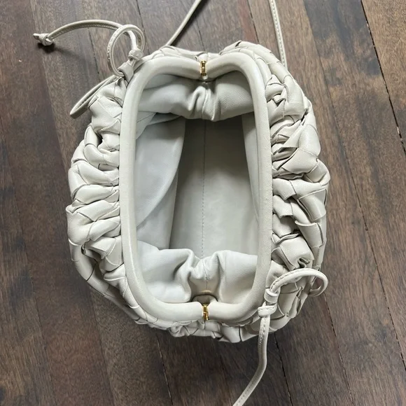 Bottega Veneta Mini Pouch in Wax - Picture 7 of 8